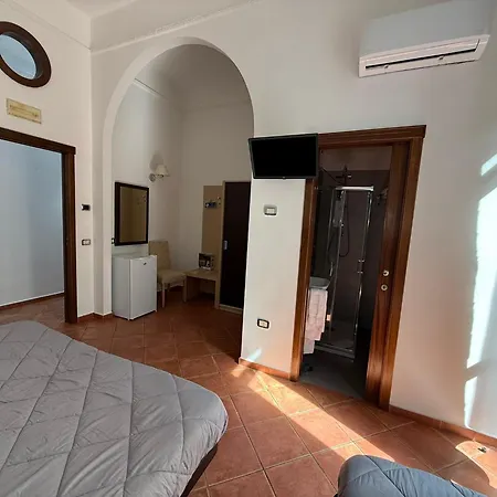 Le Del Corso Margherita Di Savoia